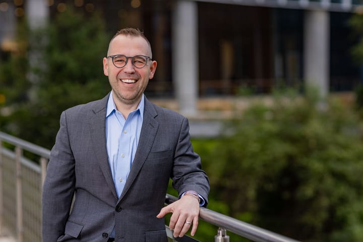 A outdoor photo of Professor Steven Pedigo of the University of Texas at Austin.